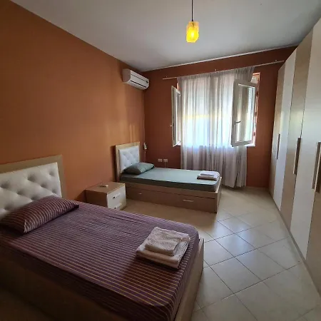Apartment Flori *