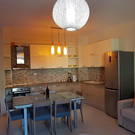 Appartement Flori Vlorë