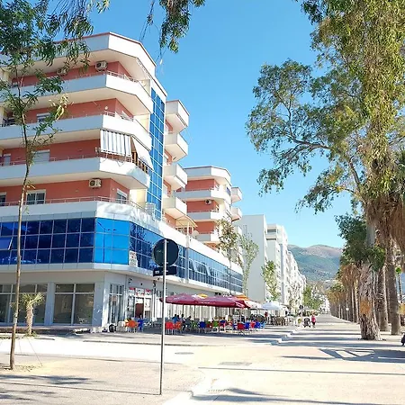 Flori Apartment