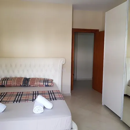 Apartament Flori Wlora