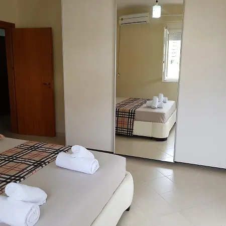 Flori Apartment